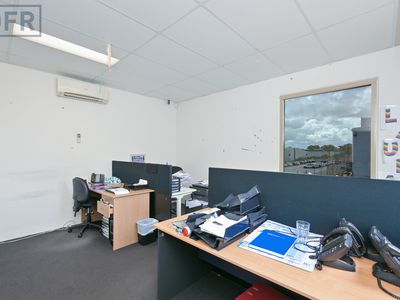 2 / 5 Sequoia Place, Bibra Lake