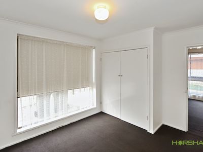1 / 15 Schwarz Avenue, Horsham