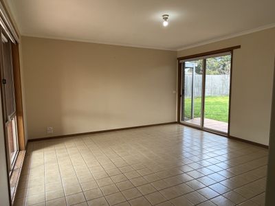 12 Jenolan Avenue, Grovedale
