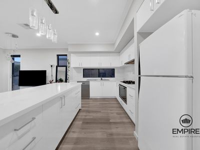 92 Athenaeum Avenue, Clyde North
