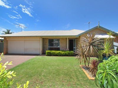 7 Heston Court, Somerville