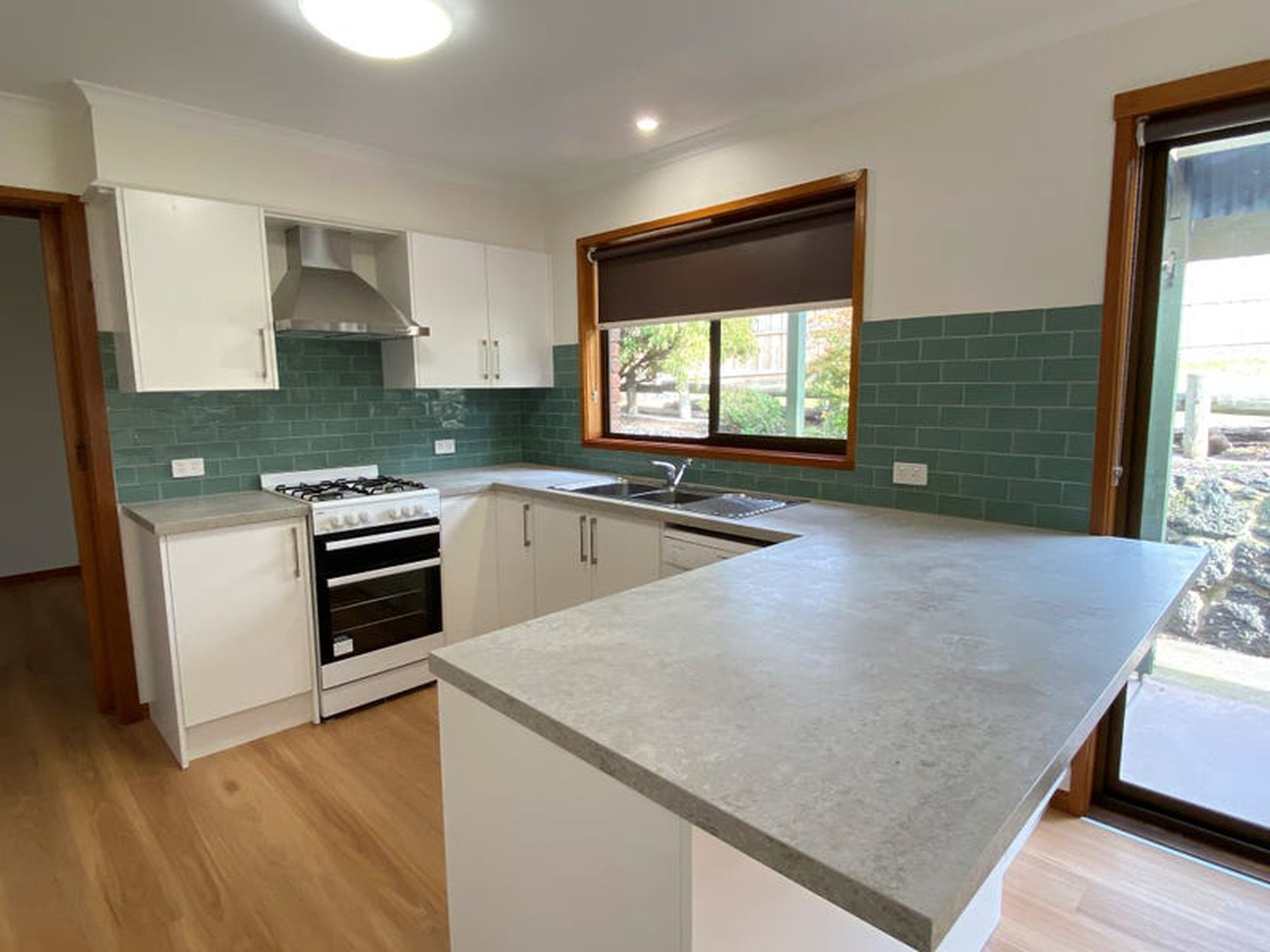 4 Royal Crescent, Hamlyn Heights