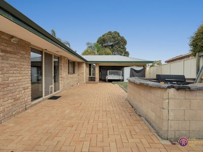 33 Redheart Drive, Thornlie