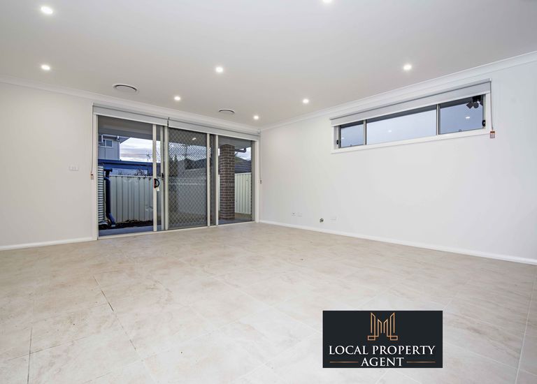53 Torrens St, Canley Heights