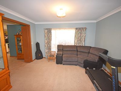 8 Twickenham Drive, Dubbo