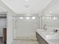 7 Moyenne Crescent, Varsity Lakes