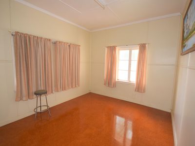 4 Wompoo Road, Longreach