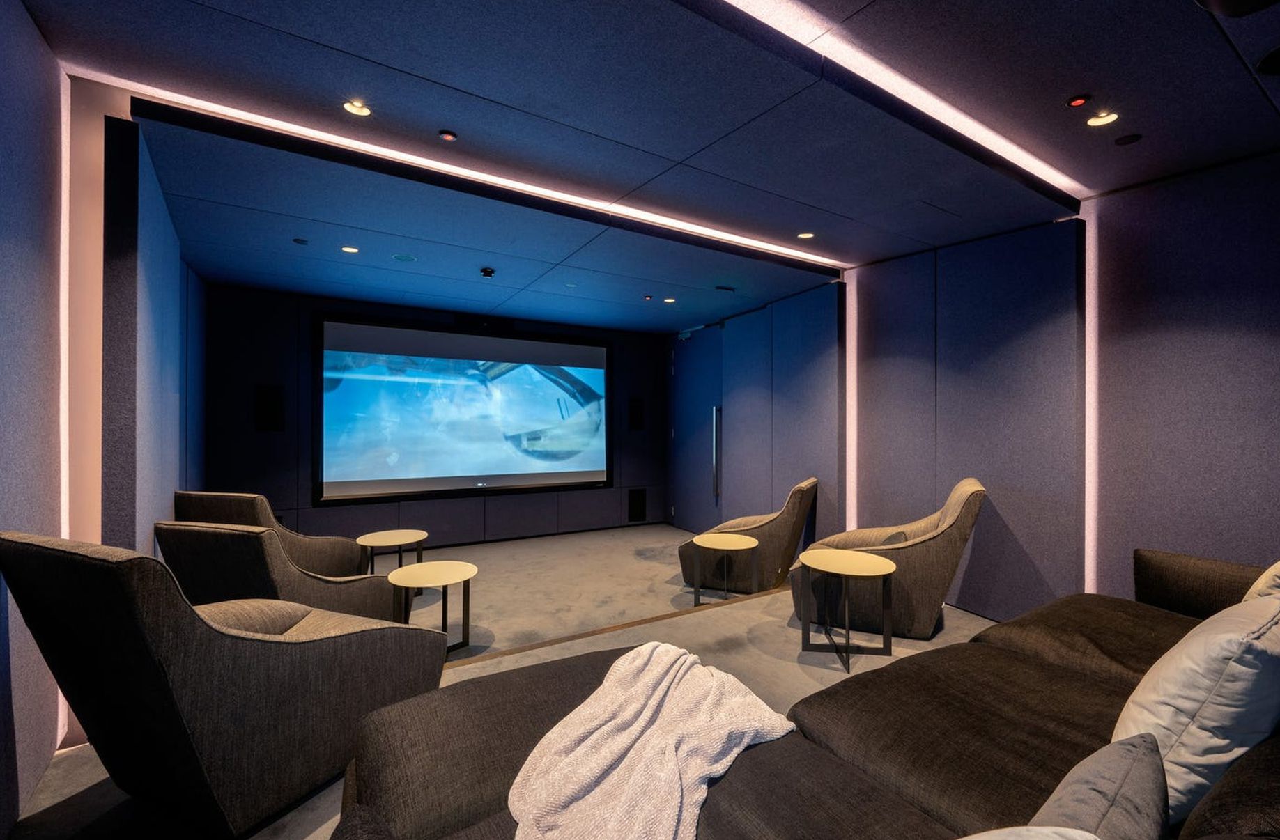 9701 / 70 Southbank Boulevard, Southbank