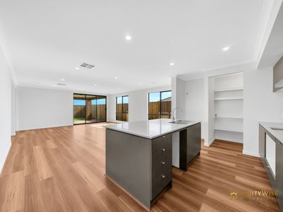 35 Ardsley Street, Manor Lakes