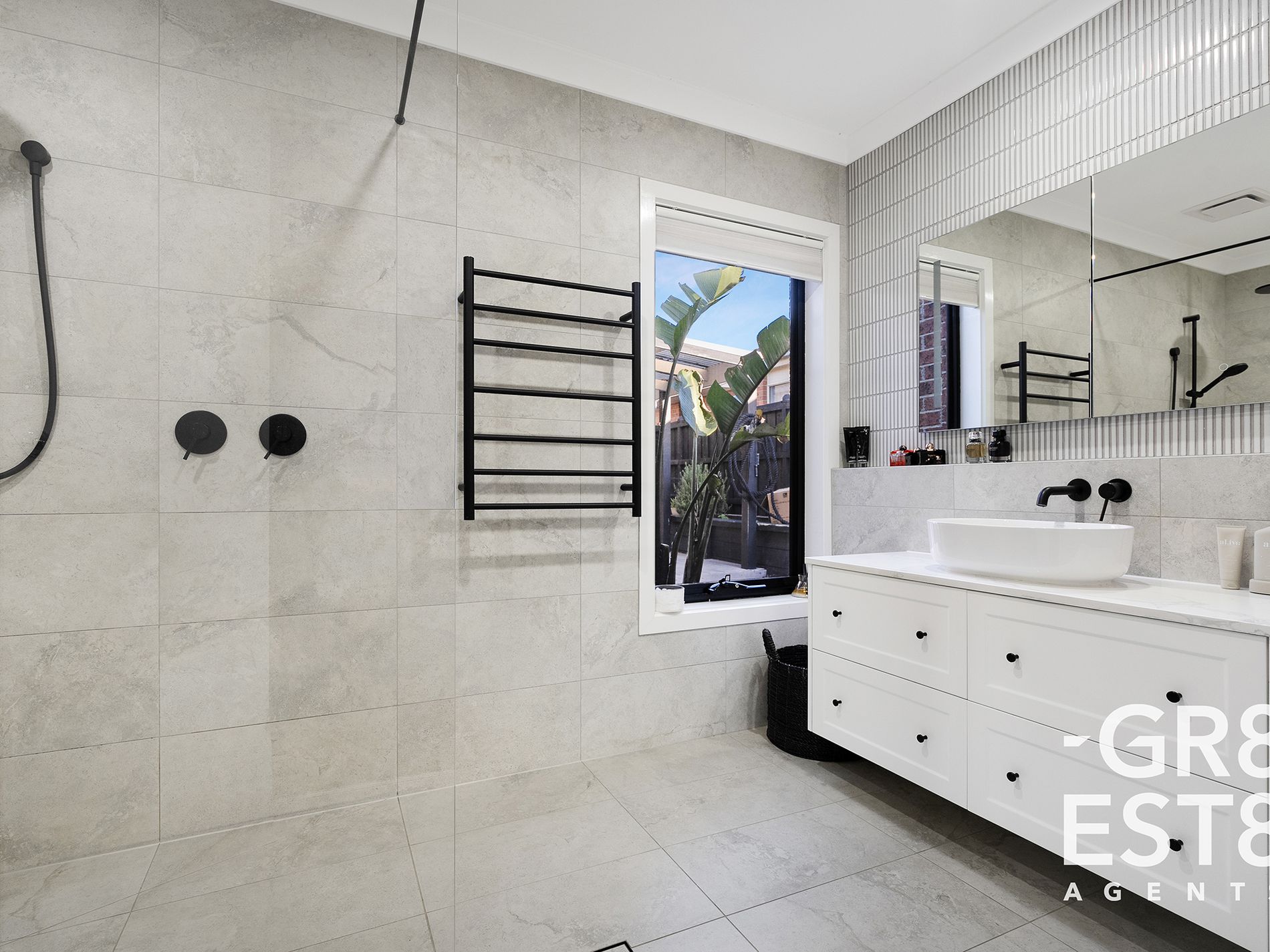 10 REDLEAF CLOSE, Hampton Park