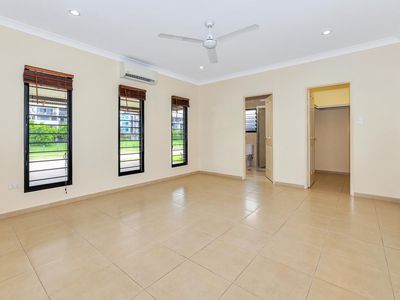 63 Wood Crescent, Rosebery