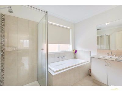7 Tiarne Crescent, Hampton Park