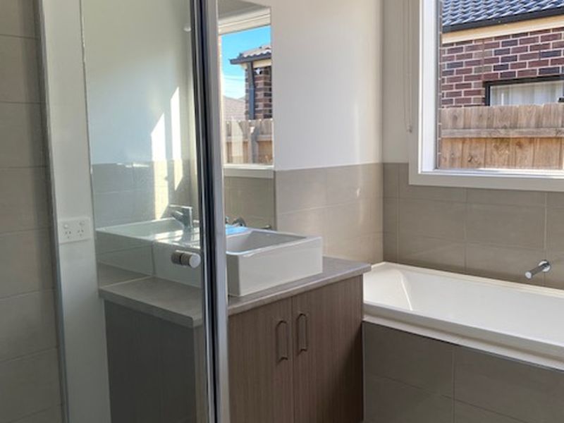 8 Gooseberry Rd, Aintree