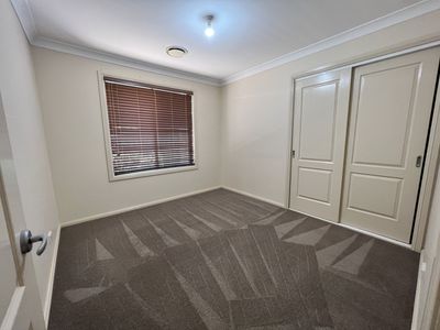 18 Peel Place, Dubbo