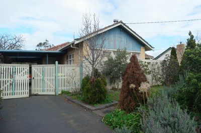 13 Laurence Avenue, Airport West