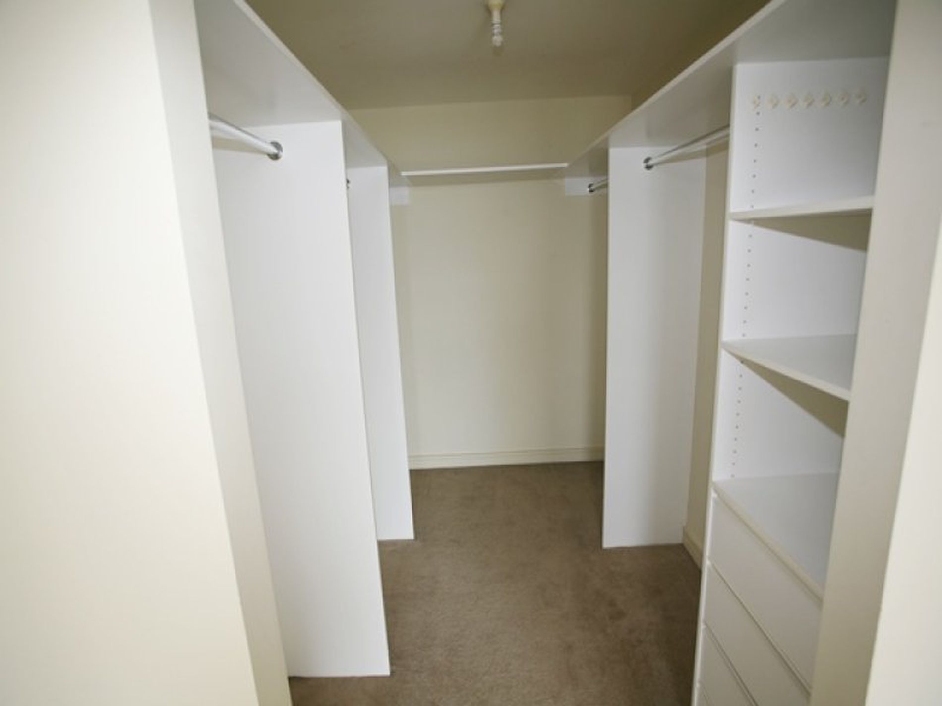 2403 / 77-81 Berry Street, North Sydney