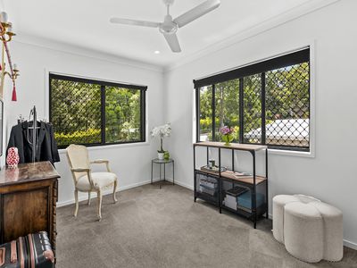 1 / 32 Owarra Avenue West, Ferny Hills