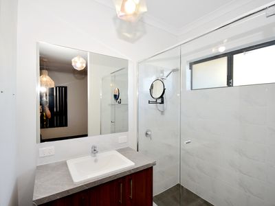 2 Arrino Road, Midvale