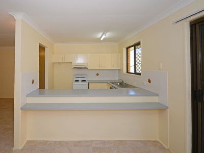 2 / 85 Miller Street, Urangan