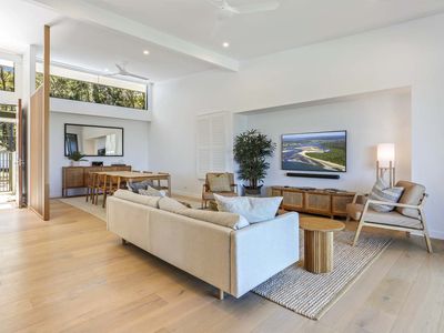 2102 / 13 Lakeview Rise, Noosa Heads