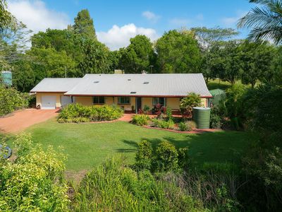 93 Lakes Drive, Lake Eacham