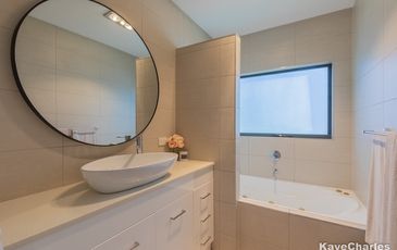 33 Vernon Road, Beaconsfield