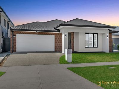 4 Rush Crescent, Manor Lakes