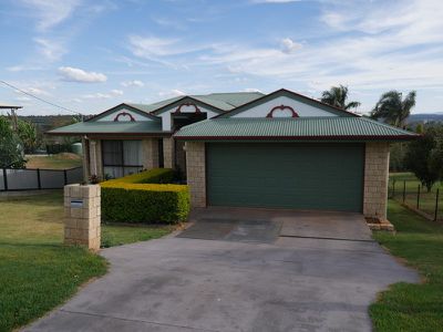 27 Adermann Drive, Kingaroy