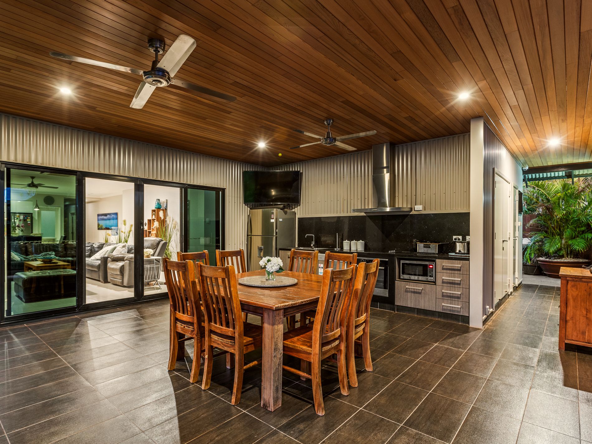 6 Hatoyama View, Bilingurr