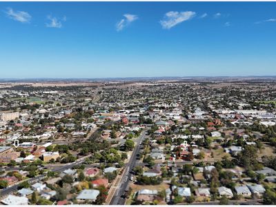 2 Albert Street, Parkes