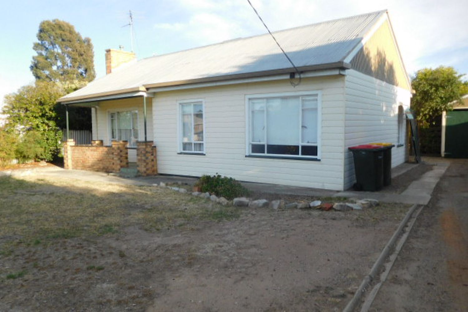 16 Johnson Street, Horsham