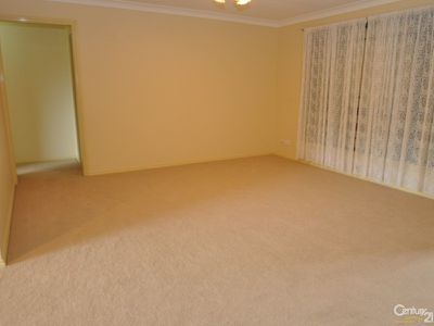 2B Kestrel Close, Dubbo