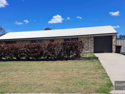 7 Deakin Crescent, Nanango