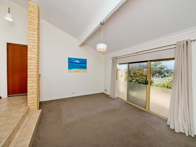 2/304 Flamborough Street, Doubleview