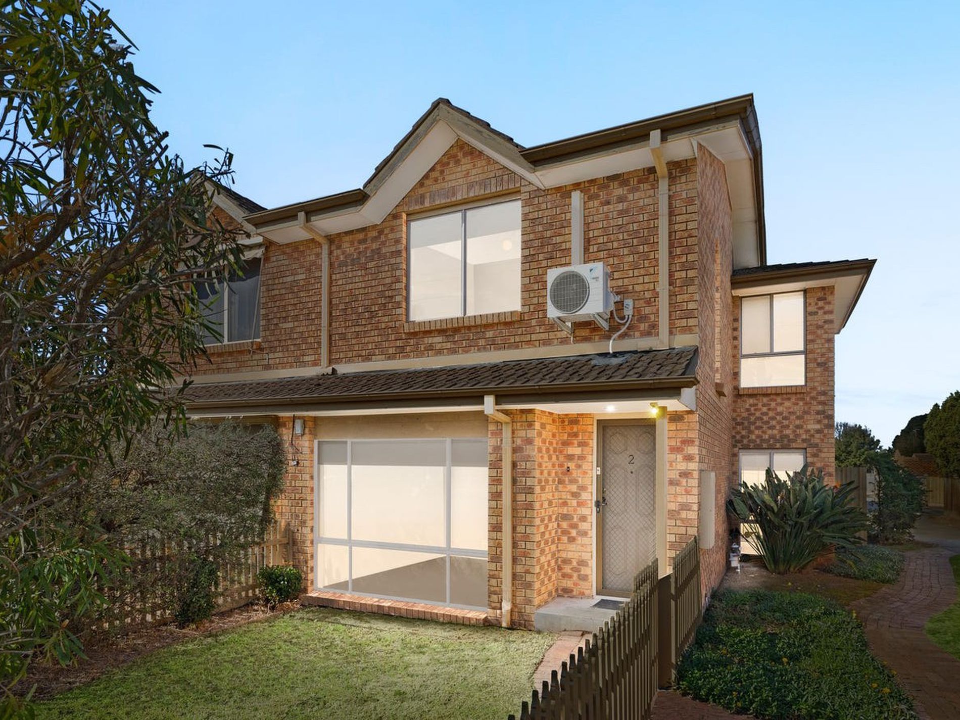 2 / 5 Tower Road, Werribee