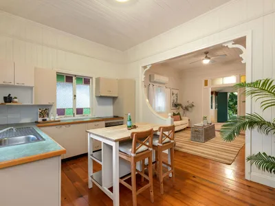 Room 5 / 188 Old Cleveland Road, Coorparoo