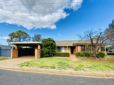 32 Crown Street, Dubbo