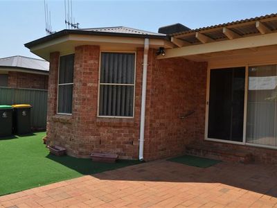 1 / 51 Johnson Street, Forbes