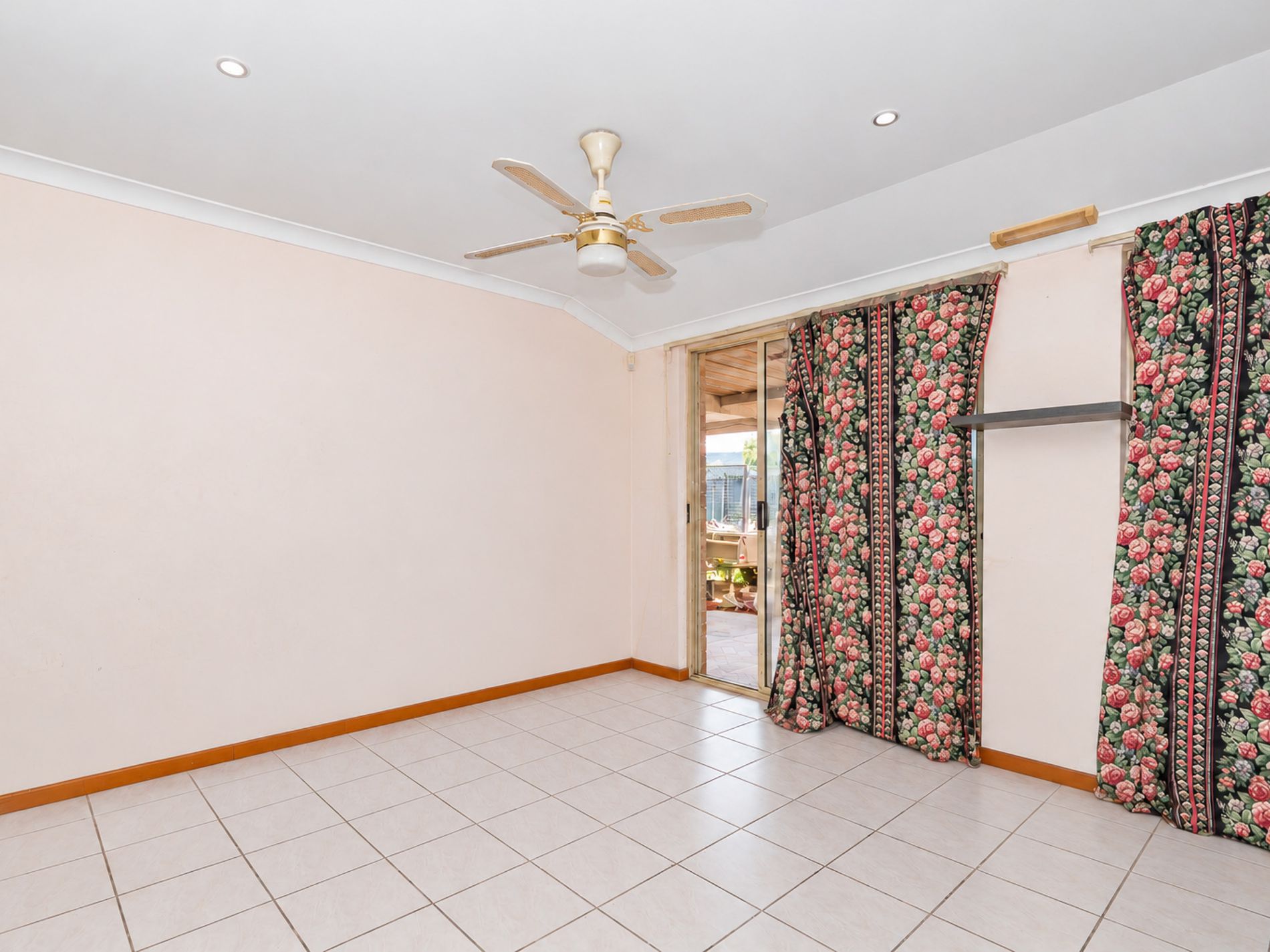 25 Dellar Road, Maddington