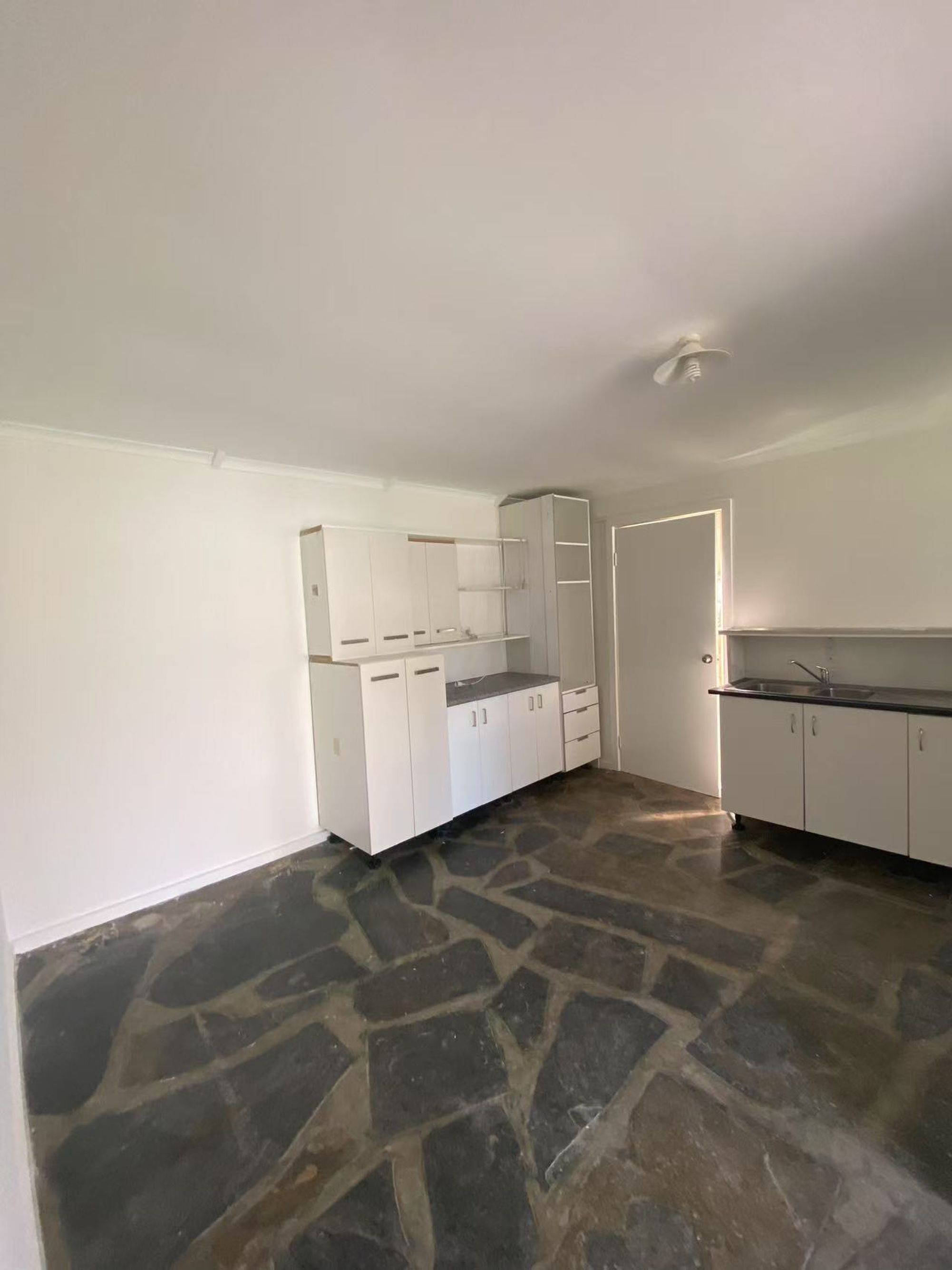 543 Torrens Road, St Clair
