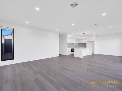 23 Marsdenia Street, Manor Lakes