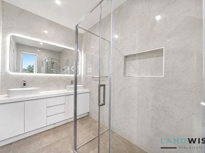 9 Armstrong rise, Maddingley
