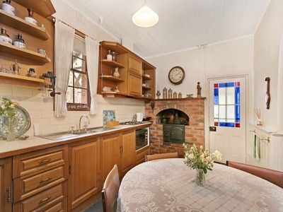 40 Eureka Street, Chewton