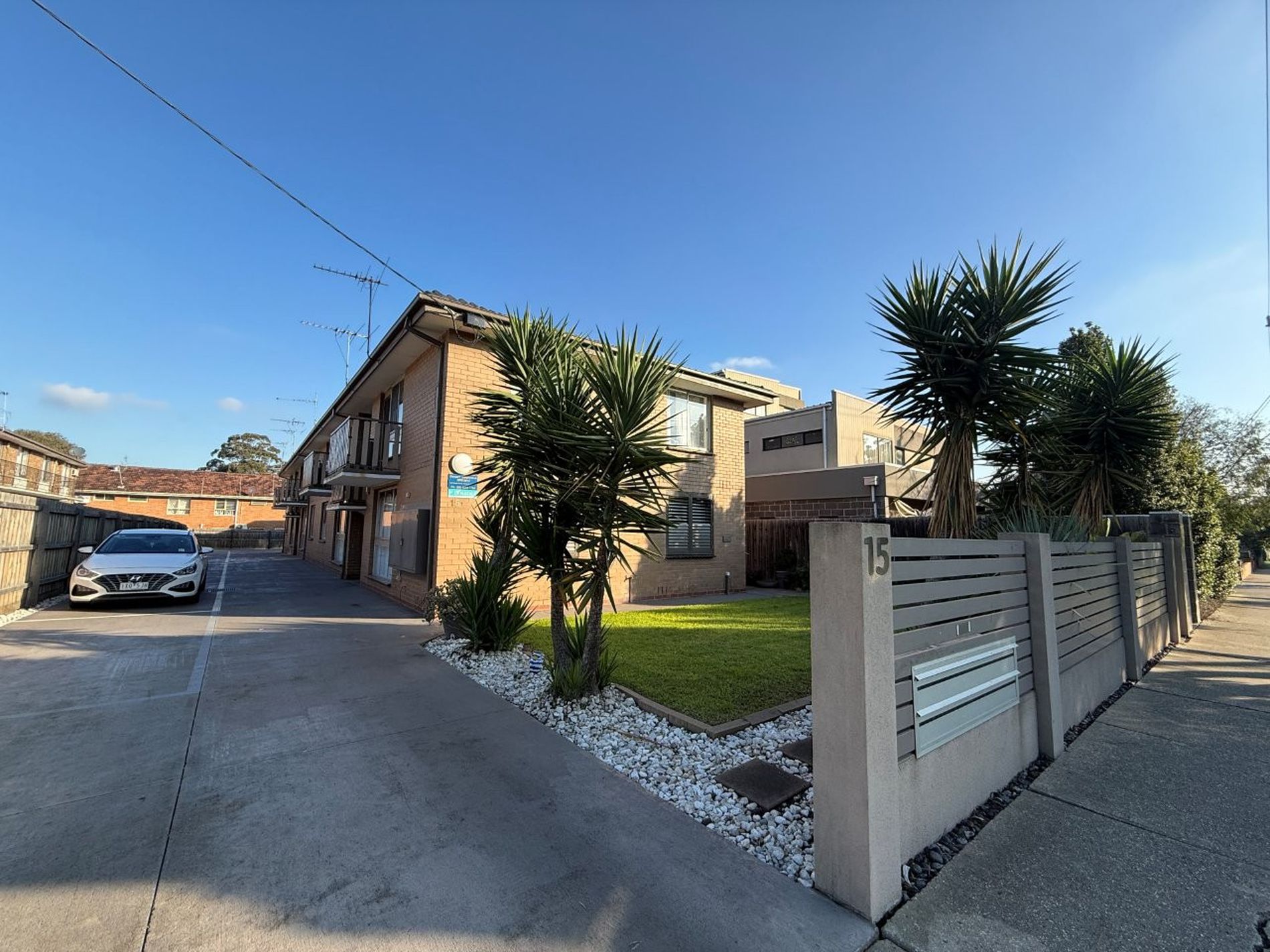 1 / 15 Beaumont Parade, West Footscray