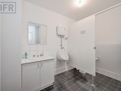 1 / 34 Barberry Way, Bibra Lake