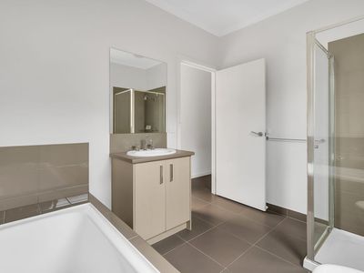 29 Healesville Loop, Craigieburn