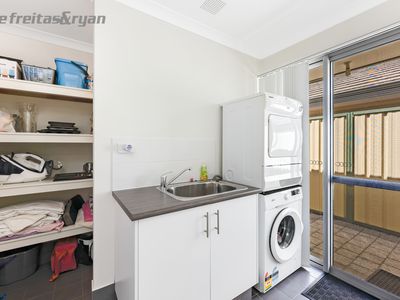 17 Monticola Gardens, Aubin Grove