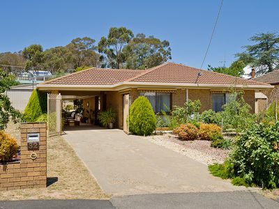 32 Blakeley Road, Castlemaine