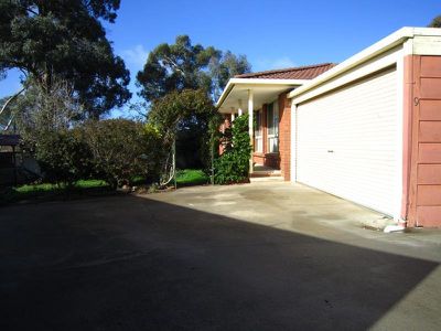 9 Aspin Gardens, Golden Square