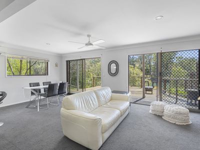 1 / 13 Royal Palm Court, Southport